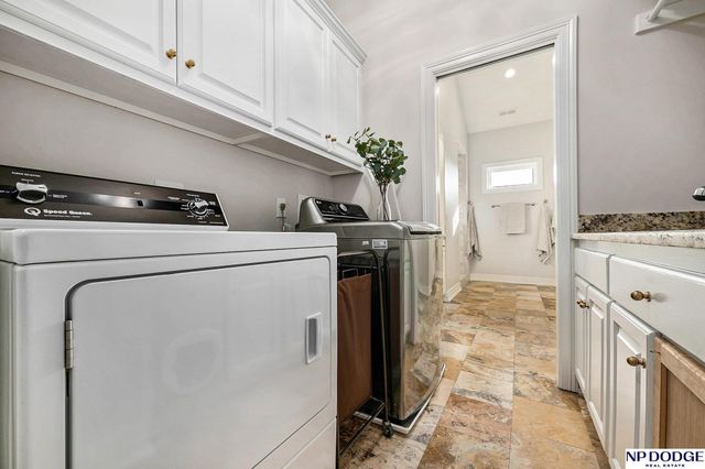 21313 Hickory Street, Omaha, NE 68022