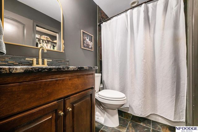 21313 Hickory Street, Omaha, NE 68022