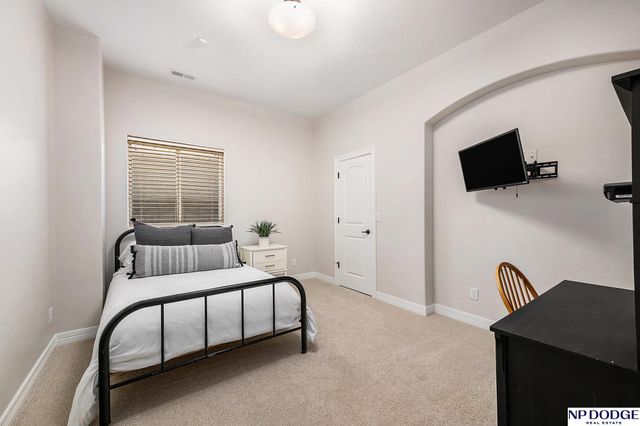 21313 Hickory Street, Omaha, NE 68022