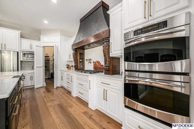 21313 Hickory Street, Omaha, NE 68022