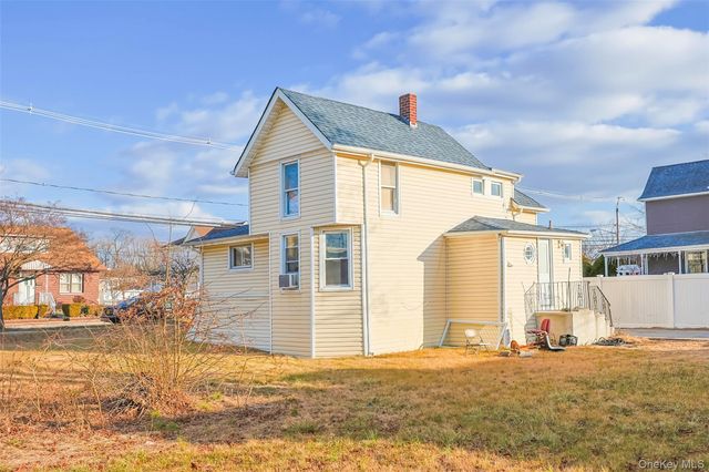 62 Westend Avenue, Freeport, NY 11520