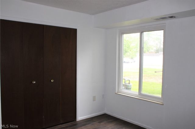 8557 N Akins Road 103, North Royalton, OH 44133