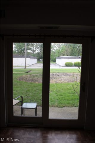 8557 N Akins Road 103, North Royalton, OH 44133