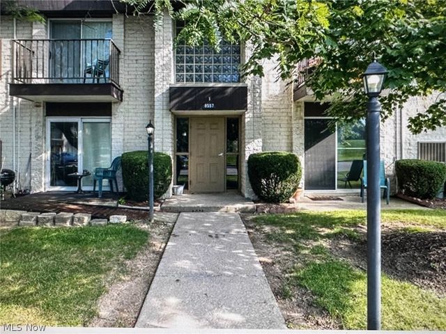 8557 N Akins Road 103, North Royalton, OH 44133