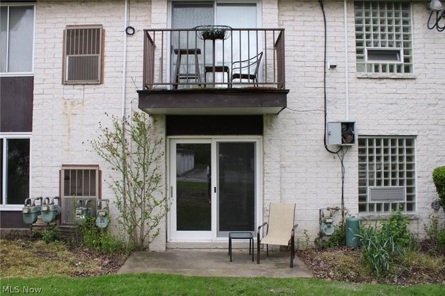 8557 N Akins Road 103, North Royalton, OH 44133