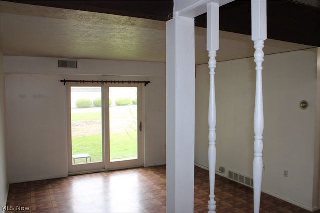 8557 N Akins Road 103, North Royalton, OH 44133