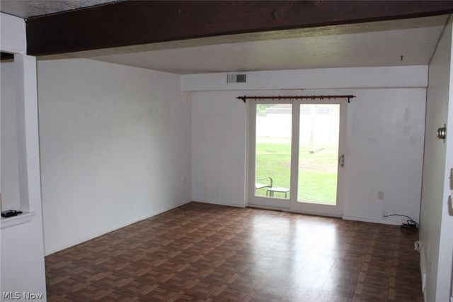 8557 N Akins Road 103, North Royalton, OH 44133