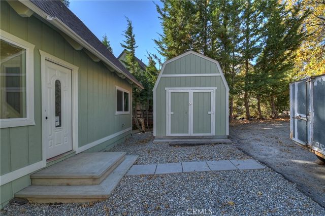 26650 Blackfoot Trail E, Rimforest, CA 92378