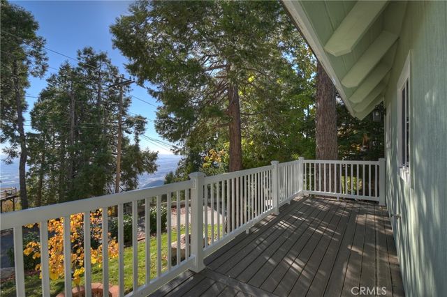 26650 Blackfoot Trail E, Rimforest, CA 92378