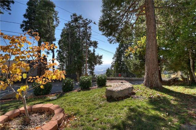 26650 Blackfoot Trail E, Rimforest, CA 92378