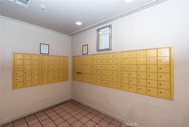 11410 Brookshire 319, Downey, CA 90241