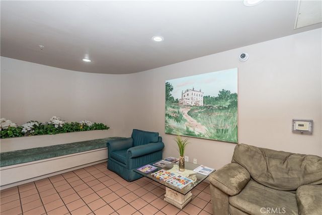 11410 Brookshire 319, Downey, CA 90241