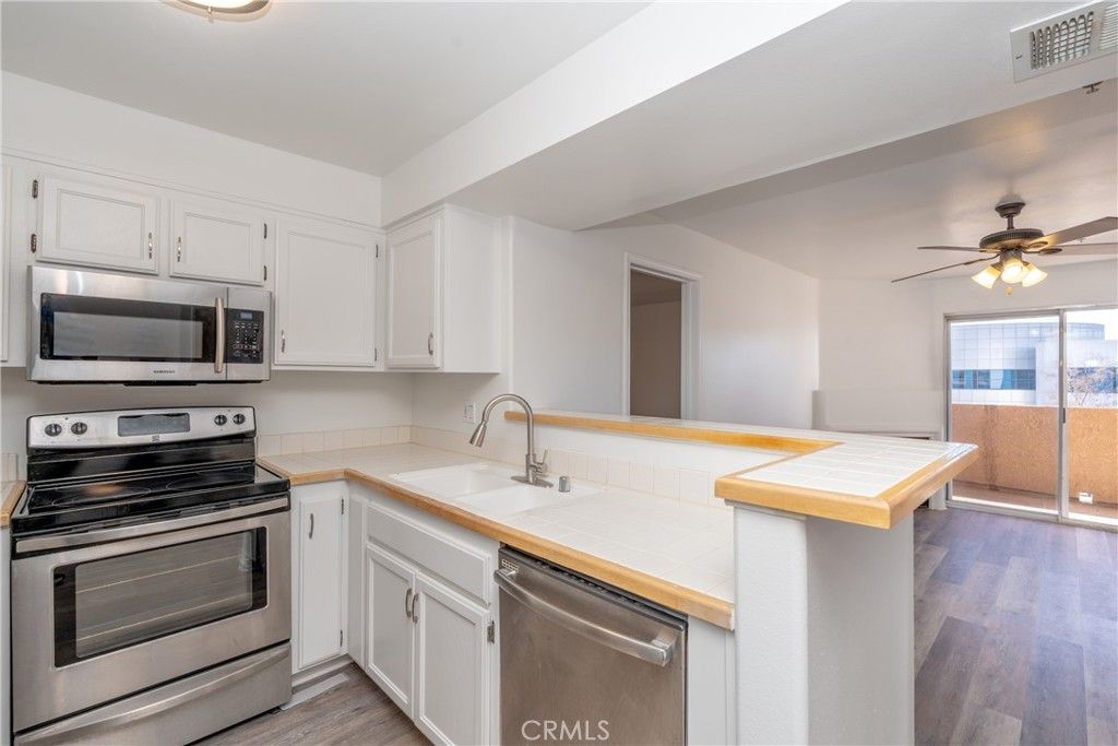11410 Brookshire 319, Downey, CA 90241