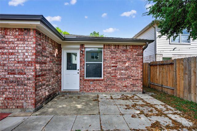 17331 Stone Peaks Drive, Houston, TX 77095