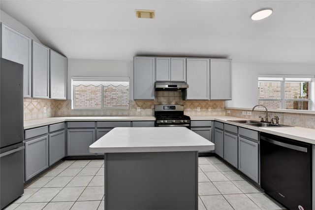 17331 Stone Peaks Drive, Houston, TX 77095