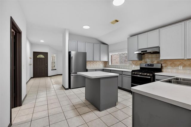 17331 Stone Peaks Drive, Houston, TX 77095