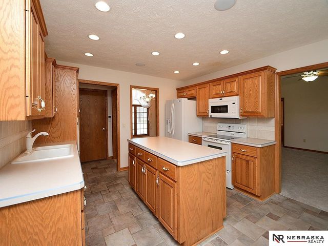 1250 Glenwood Court, Fremont, NE 68025
