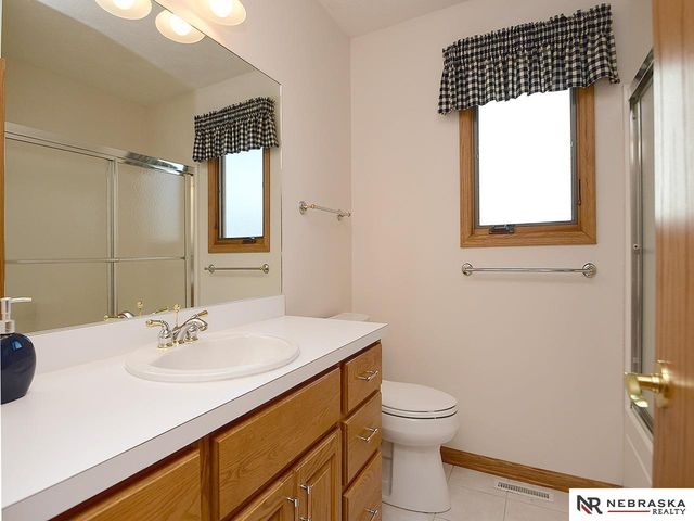 1250 Glenwood Court, Fremont, NE 68025