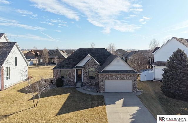 1250 Glenwood Court, Fremont, NE 68025