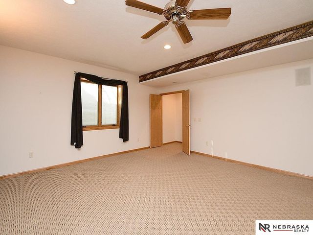 1250 Glenwood Court, Fremont, NE 68025