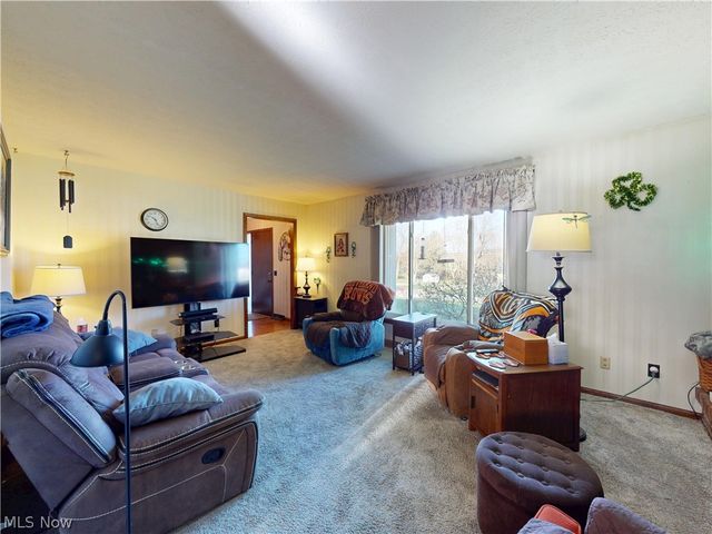 495 S Elm Avenue, Tallmadge, OH 44278