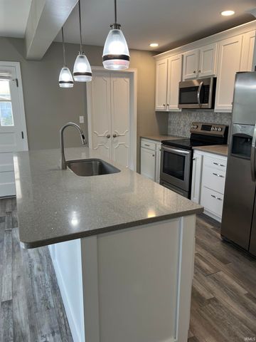 6831 Arcadian Highway, Evansville, IN 47715