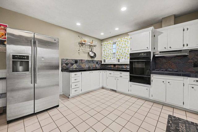 2463 Kinney Avenue NW, Grand Rapids, MI 49534