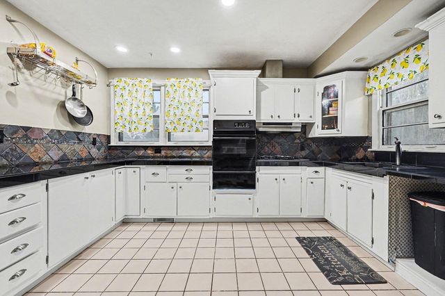 2463 Kinney Avenue NW, Grand Rapids, MI 49534