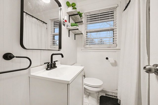 2463 Kinney Avenue NW, Grand Rapids, MI 49534