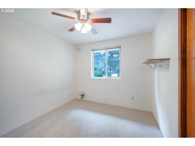 87803 Sandrift St, Florence, OR 97439