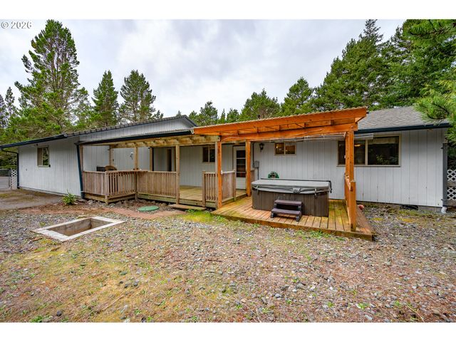 87803 Sandrift St, Florence, OR 97439