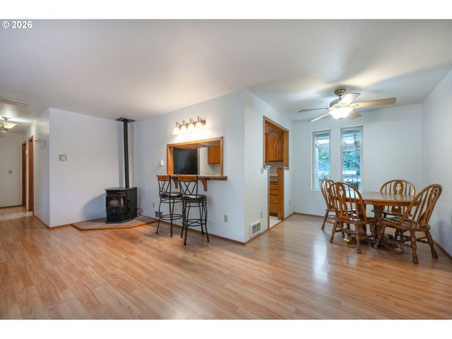 87803 Sandrift St, Florence, OR 97439