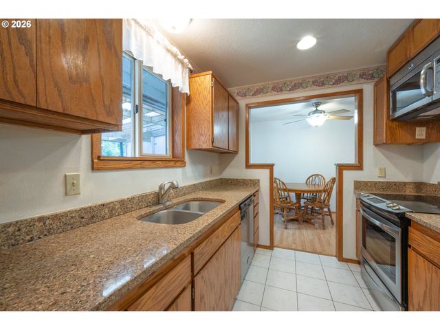 87803 Sandrift St, Florence, OR 97439