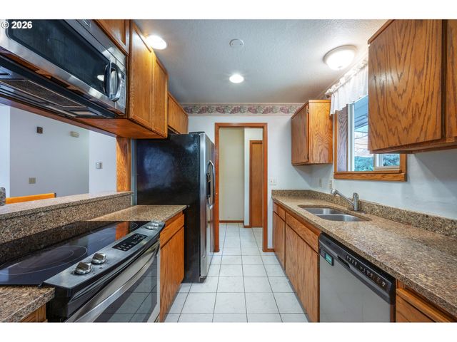 87803 Sandrift St, Florence, OR 97439