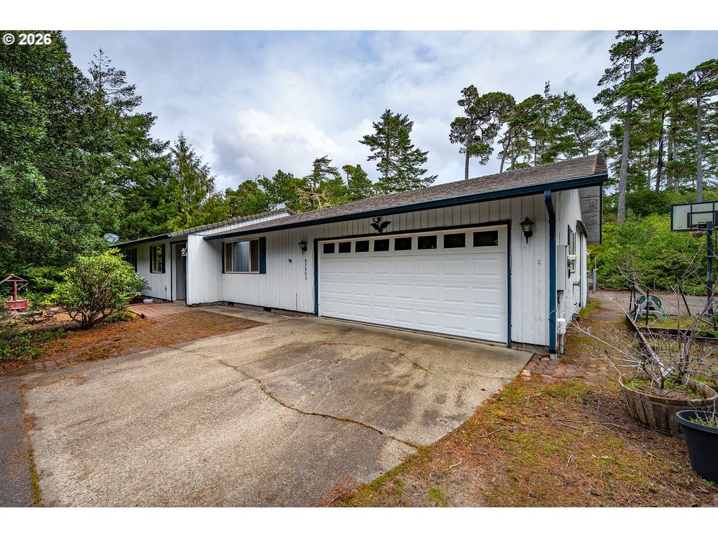 87803 Sandrift St, Florence, OR 97439
