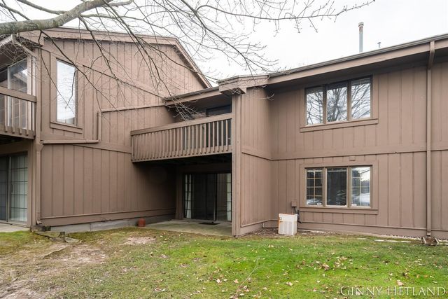 1335 Suncrest Drive, Grand Rapids, MI 49525