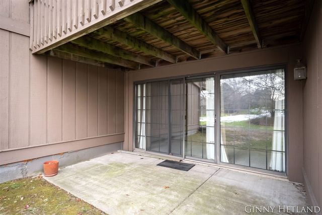 1335 Suncrest Drive, Grand Rapids, MI 49525