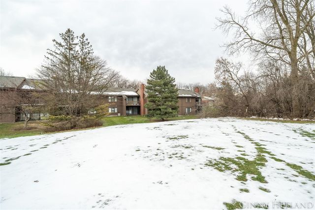 1335 Suncrest Drive, Grand Rapids, MI 49525