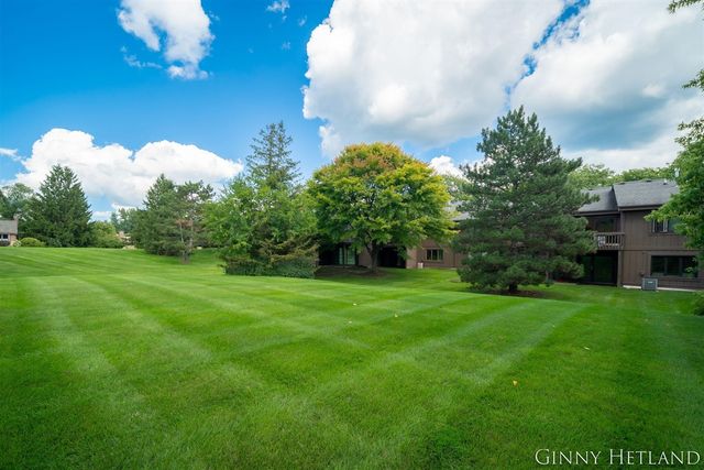 1335 Suncrest Drive, Grand Rapids, MI 49525
