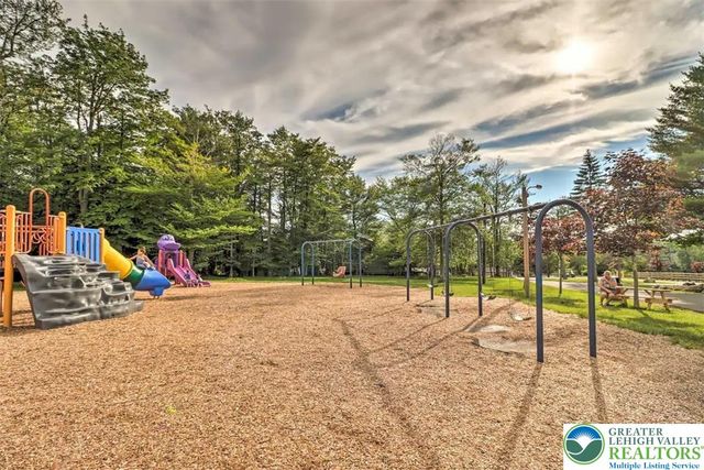 9251 Westwood Drive, Coolbaugh Twp, PA 18466