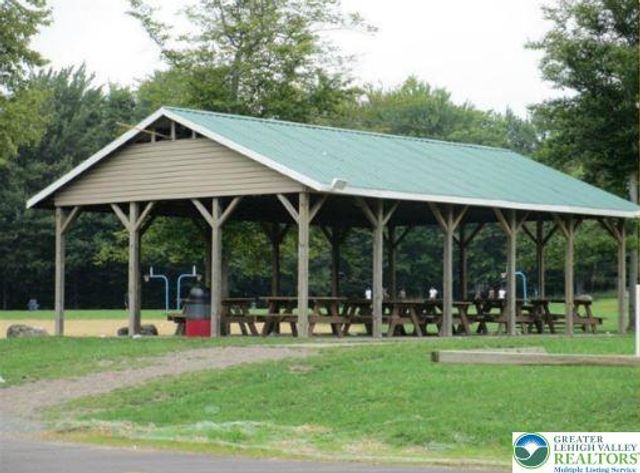 9251 Westwood Drive, Coolbaugh Twp, PA 18466
