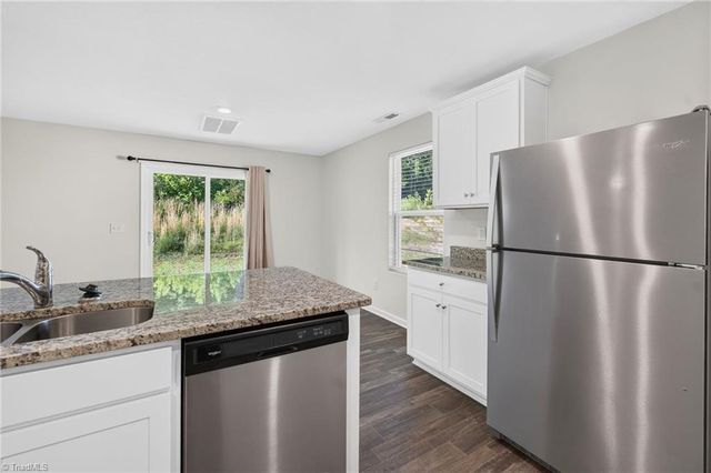 4010 Meredith Woods Lane, Winston-salem, NC 27107