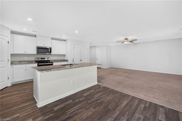 4010 Meredith Woods Lane, Winston-salem, NC 27107