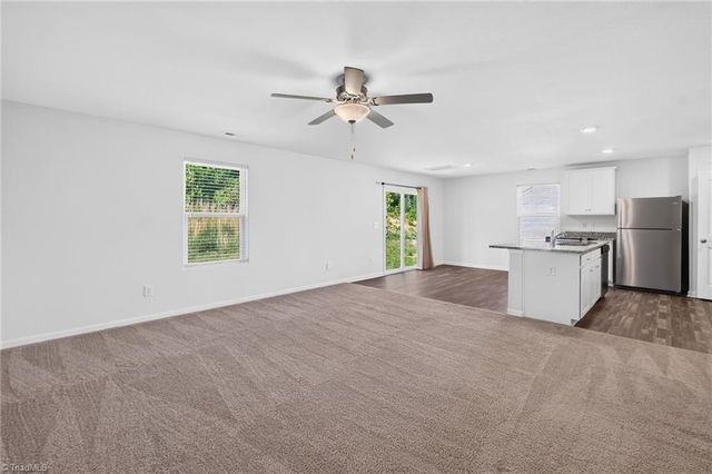 4010 Meredith Woods Lane, Winston-salem, NC 27107