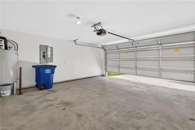 4010 Meredith Woods Lane, Winston-salem, NC 27107