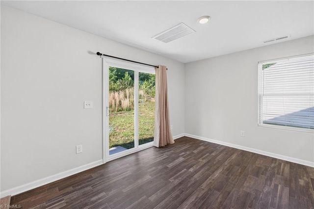 4010 Meredith Woods Lane, Winston-salem, NC 27107