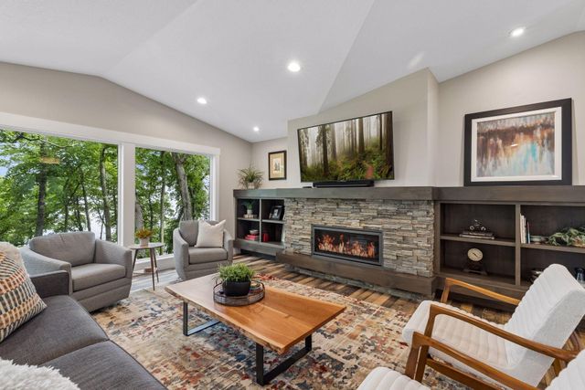 280 Cove Road, Hudson, WI 54016