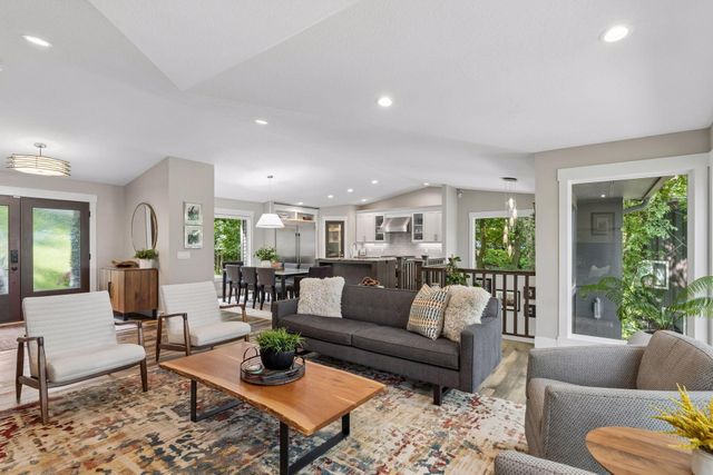 280 Cove Road, Hudson, WI 54016