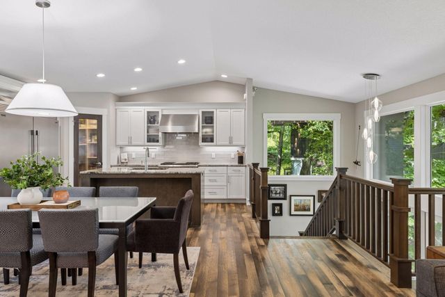 280 Cove Road, Hudson, WI 54016