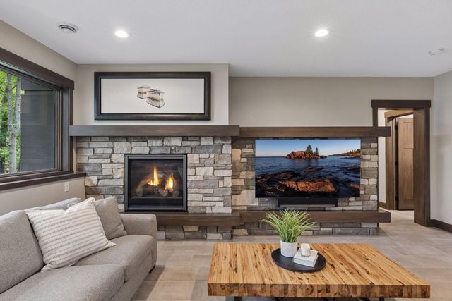 280 Cove Road, Hudson, WI 54016